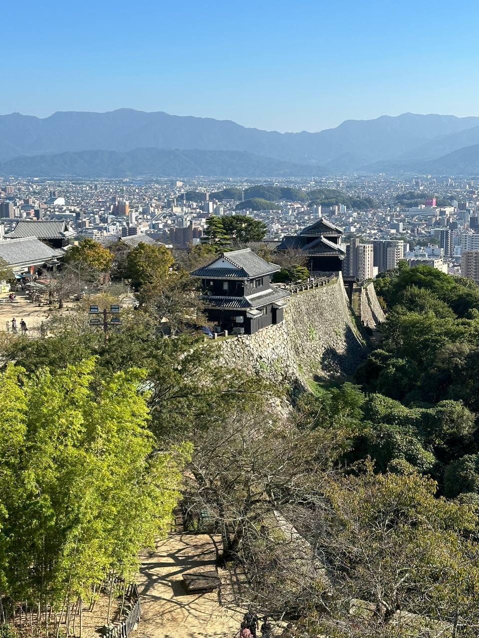 松山城天守閣遠景
