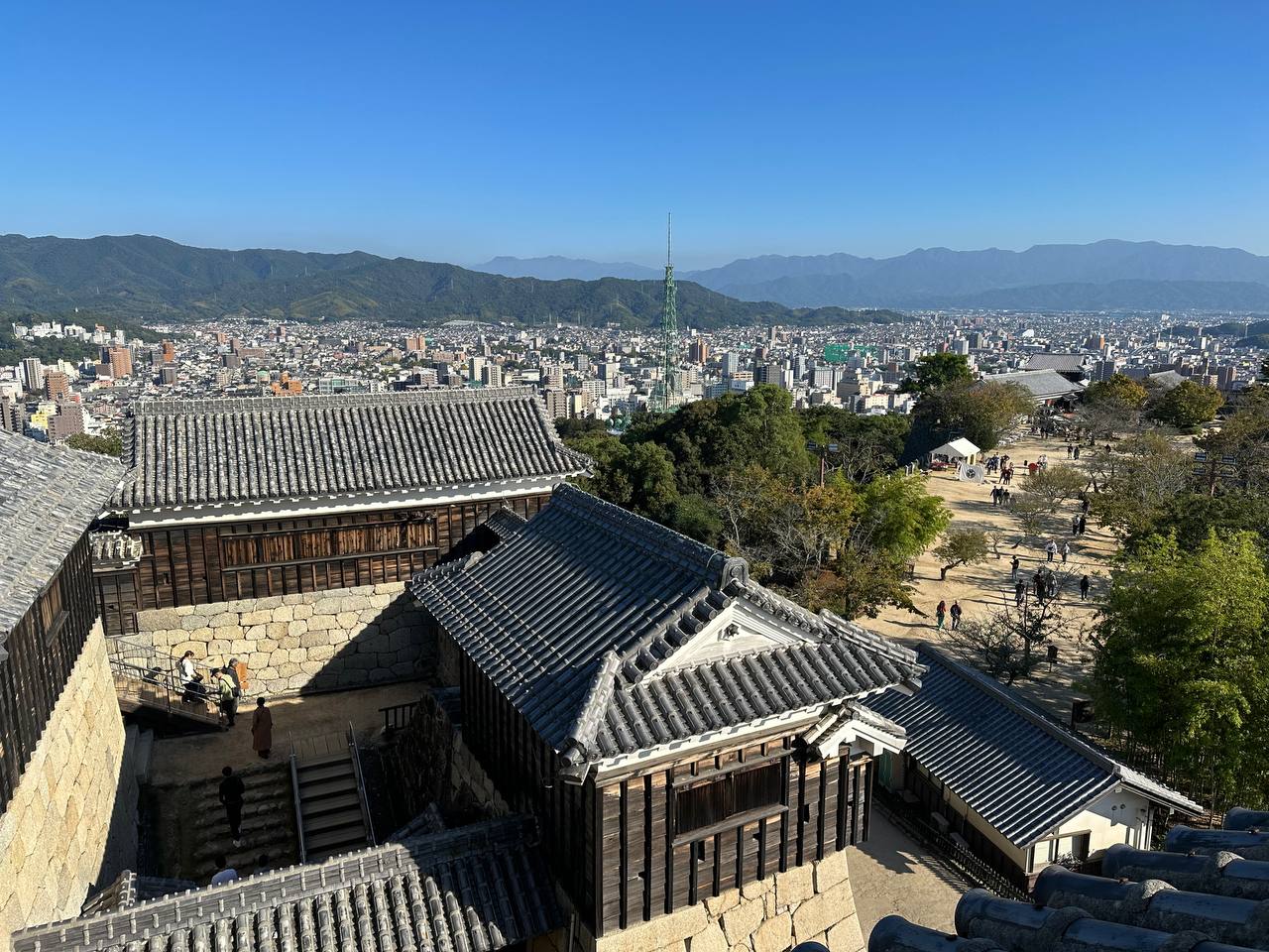 松山城天守閣遠景