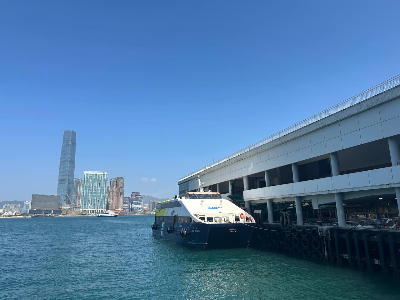 中環碼頭前往南丫島的船