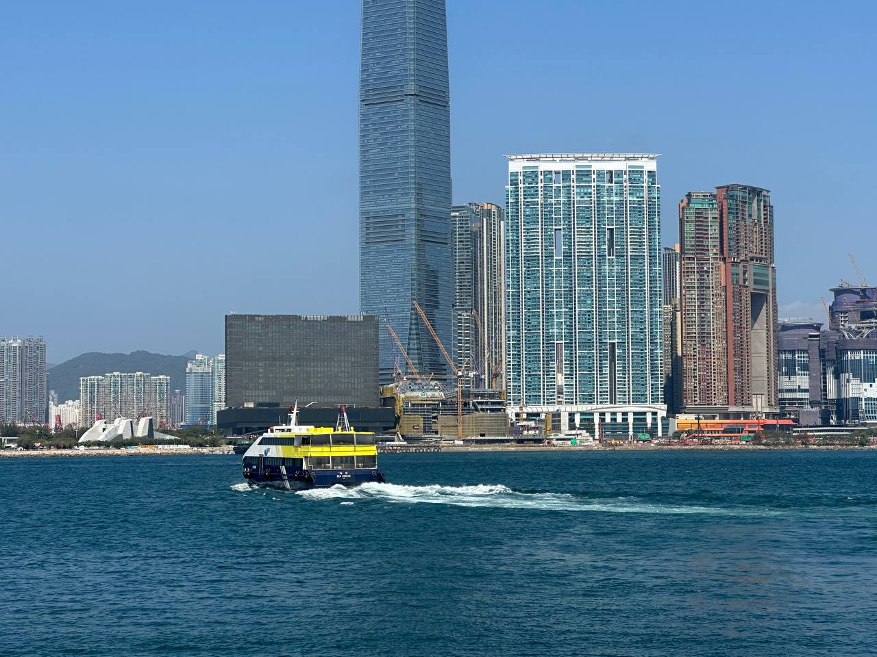 中環碼頭前往南丫島的船