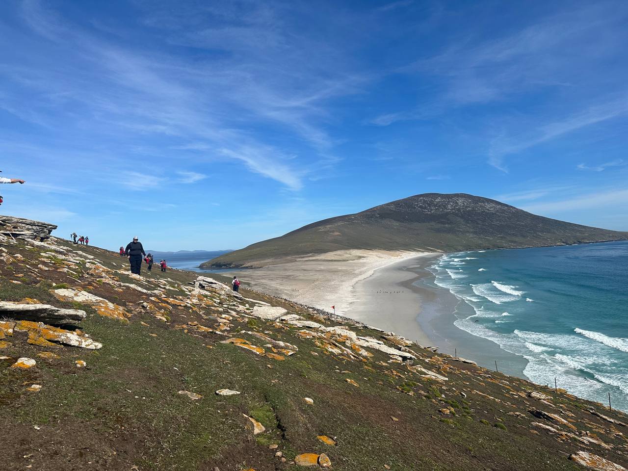 saunder_island_hill_and_sea