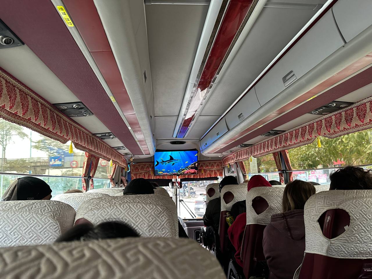 旅遊巴